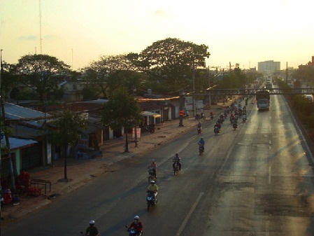 Tá túc trong chùa để dành tiền "mua dâm trả góp"